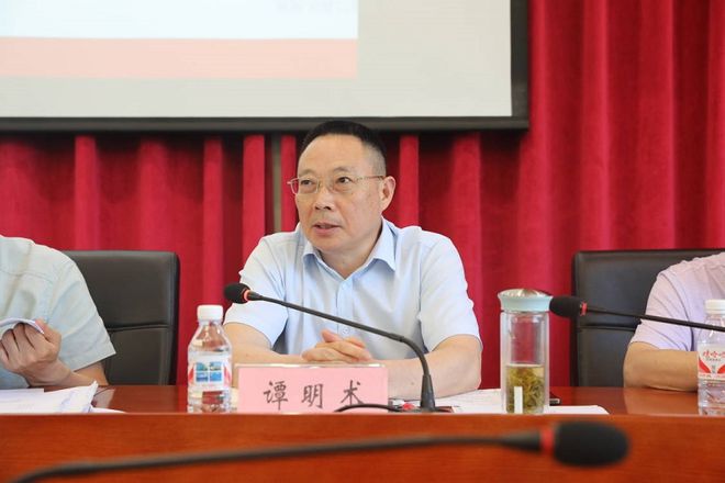 重庆工程学院召开校级学科建设中期kaiyun开云官网检查评审会(图2)