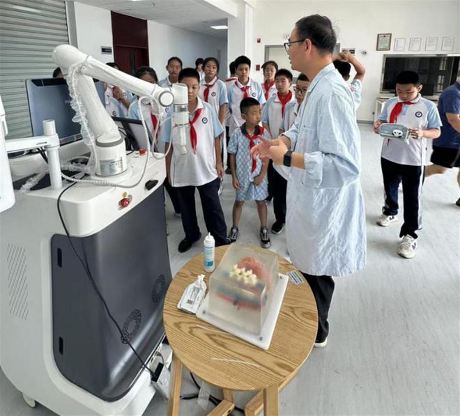 开云kaiyun官网80位中小学生化身为“小小检测工程师”近距离接触医疗器械前沿科技(图3)