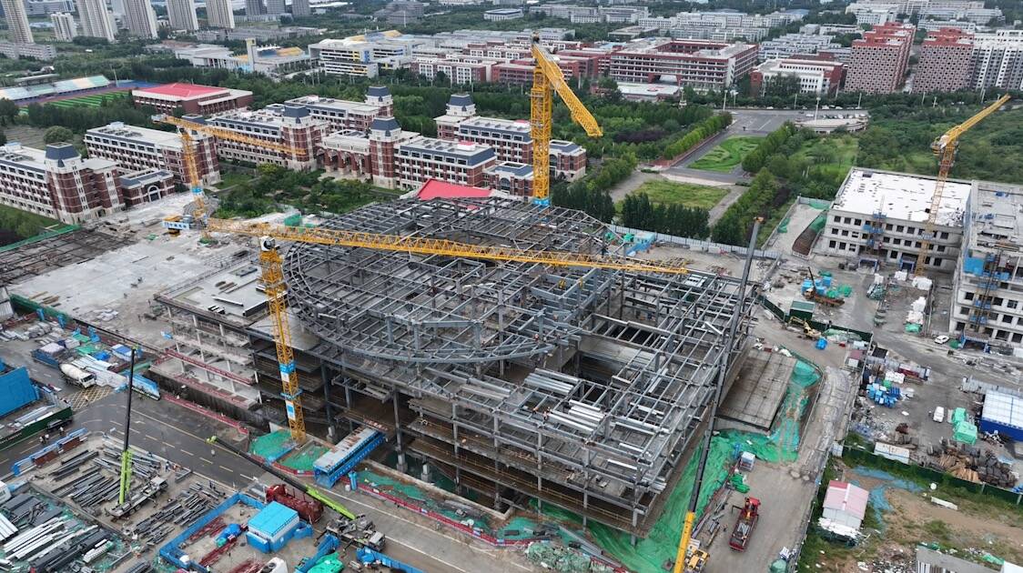 全国首个!空天信息大学建设工程项目二期一批次主体结构全面封顶(图2)